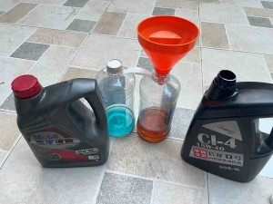 4_upper_view_diesel_engine_oil_mixed_petrol_oil